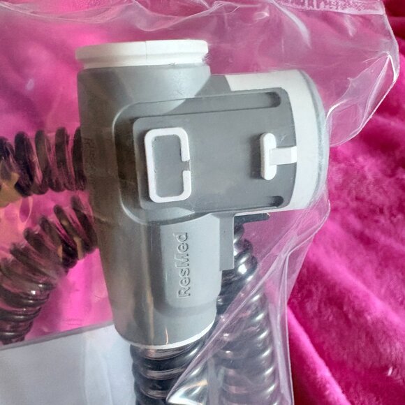 Climate Line Air Heated CPAP Tubing - Airsense 10 and Aircurve 10 Series - Picture 4 of 5